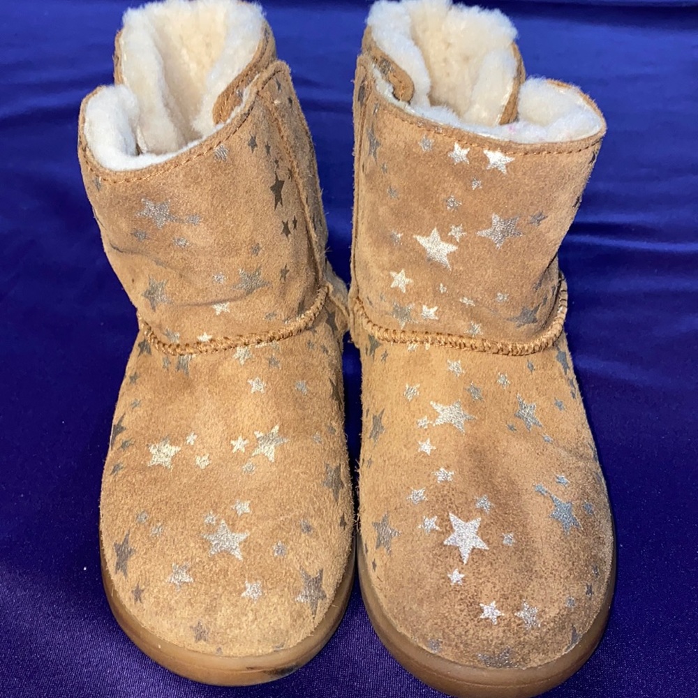 Toddler 12 tan silver stars ugg boots